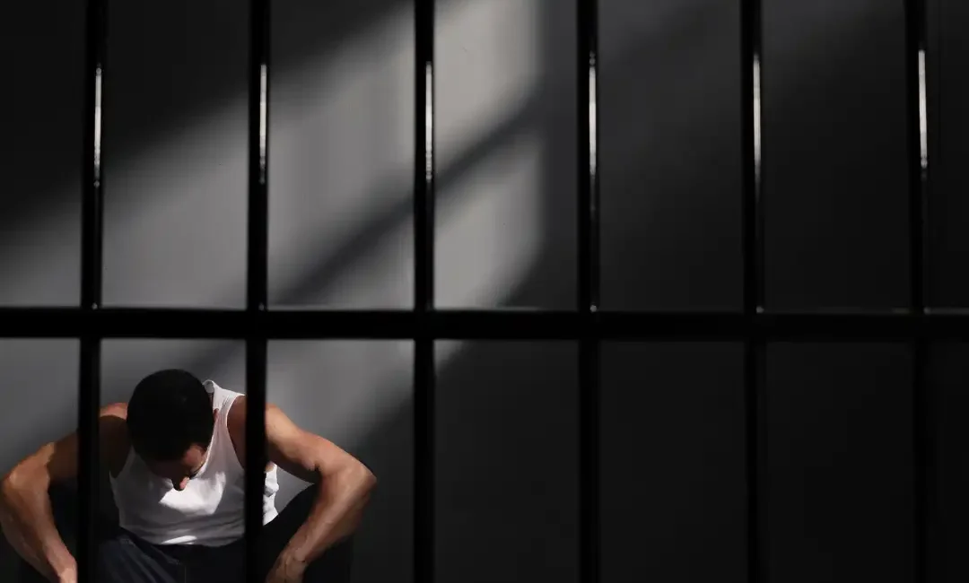 Casos de Prisões Injustas no Brasil: Uma Análise Científica